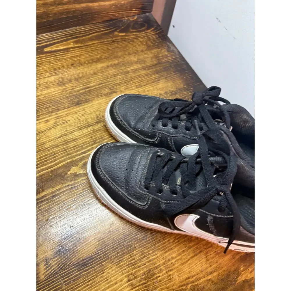 Nike Black Sneakers Size 5Y